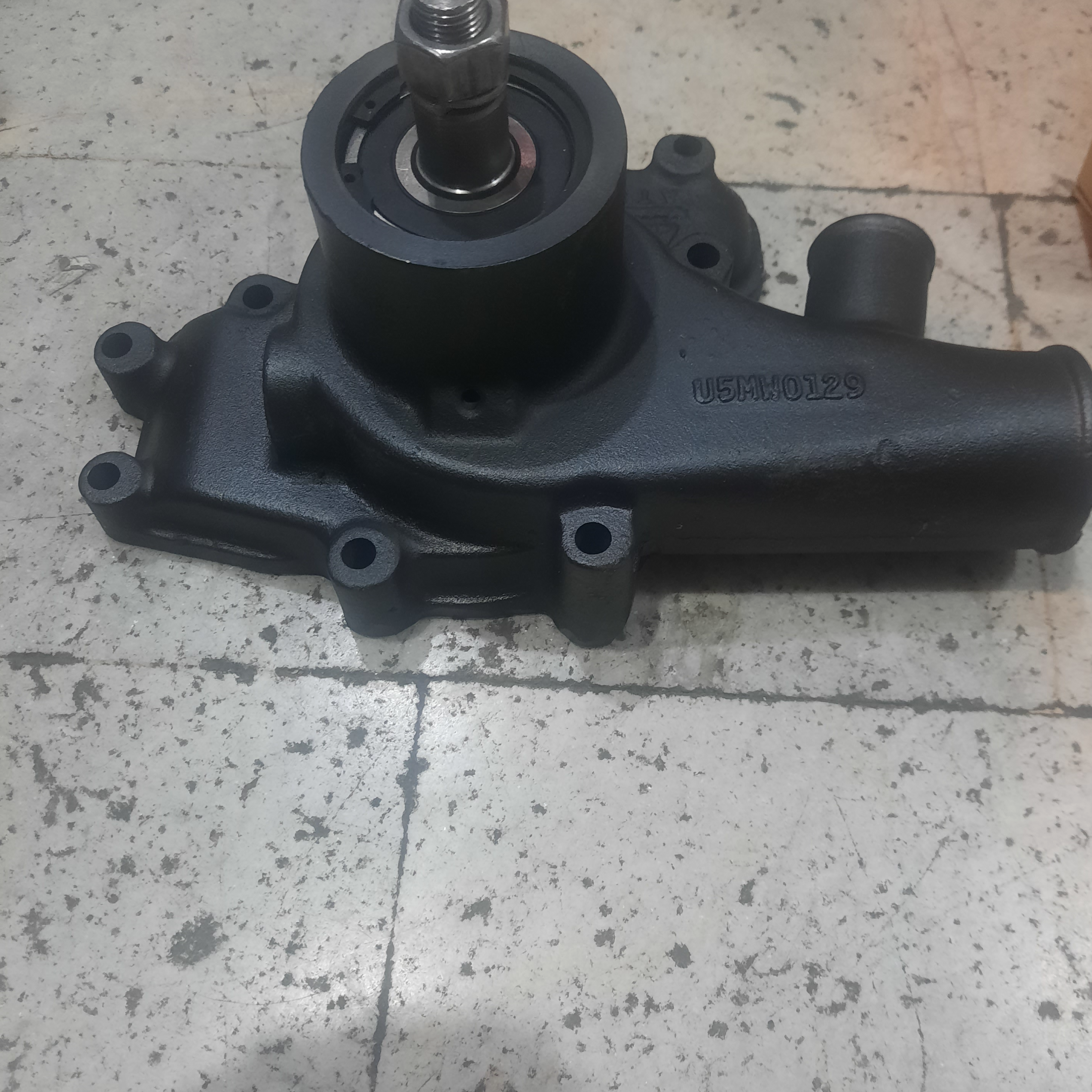 واتر پمپ موتور پرکینز سری ۸۰۰ شش سیلندر دو لول